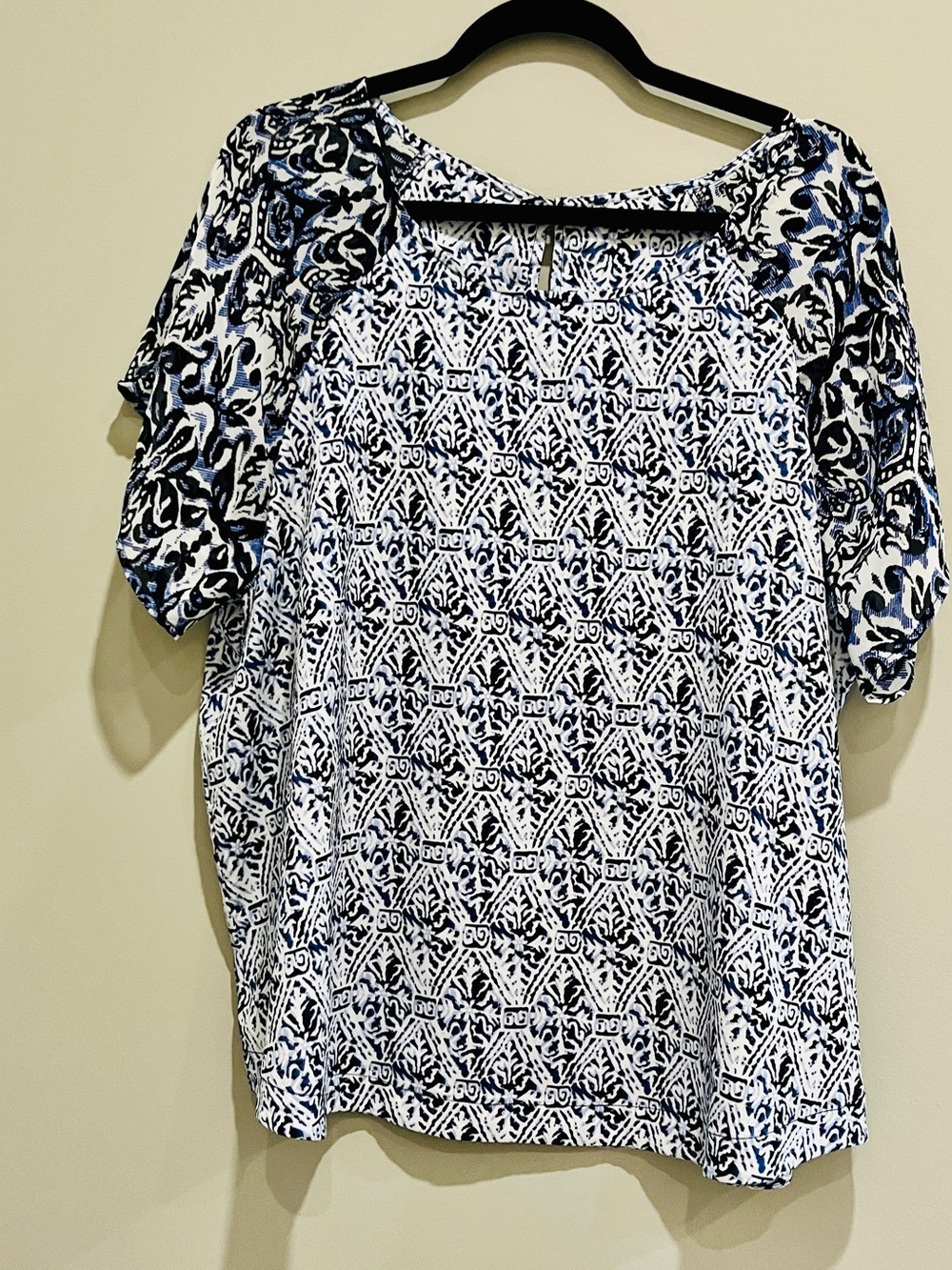 Blue and White Patterned Short-Sleeve Tunic Top